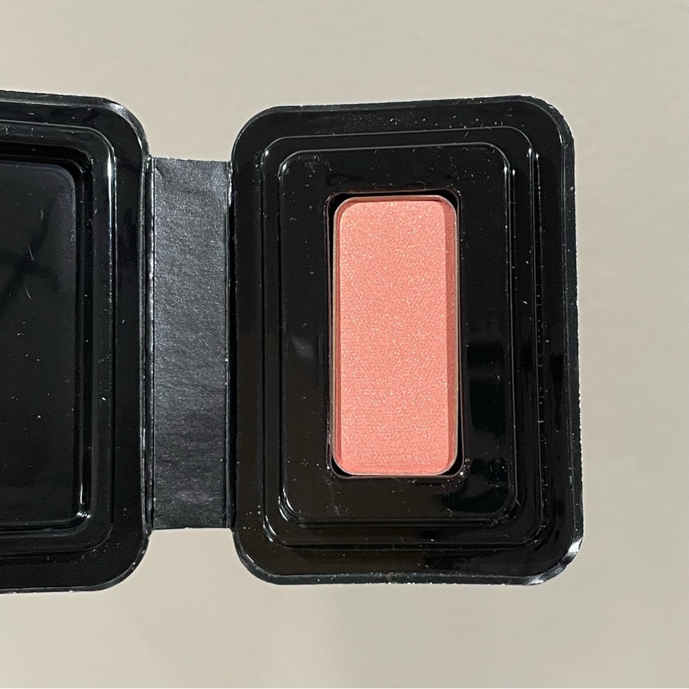 B302 Make Up For Ever Blush Mini Peach Pink Shimmer 1.3g / .04oz